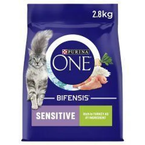 Purina One Sensitive Cat Turkey, 2.8kg – image 1