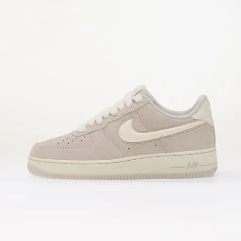 Nike Air Force 1 '07 Lv8 – 41;46 – zdjęcie 1