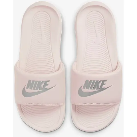 Chancla Victori Nike Mujer – 884080 – imagen 1