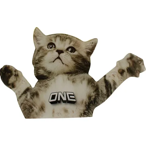 ONE FLYING CAT – immagine 1