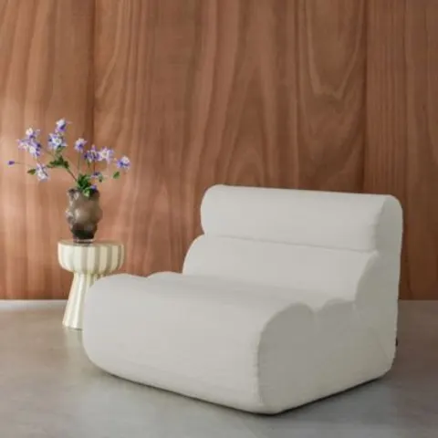 sweeek Chauffeuse bouclette texturée blanc 1 place Blanc 81x75x99cm – image 1