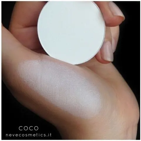 neve cosmetics Ombretto Bianco Opaco Coco – immagine 1