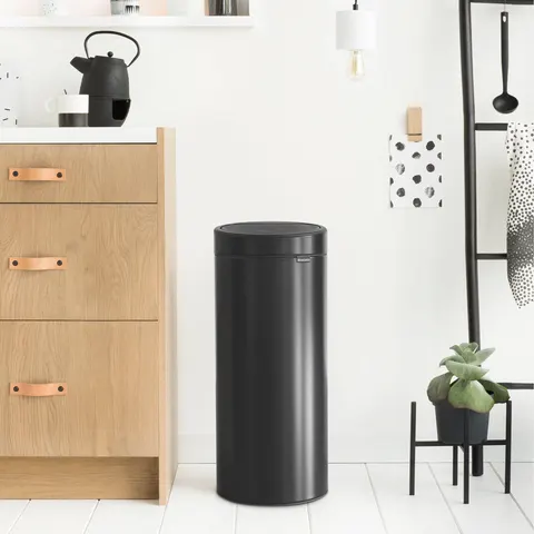 Brabantia 30 Litre Touch Bin Black 30L – image 1