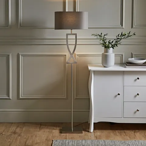 ValueLights Katniss Metal Statement Floor Lamp - Chrome – image 1