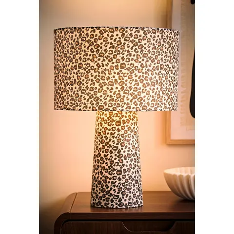 Bertie Leopard Print Table Lamp – image 1
