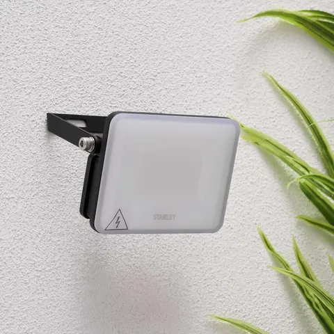 Stanley Frosted 10W LED Floodlight - Black – image 1