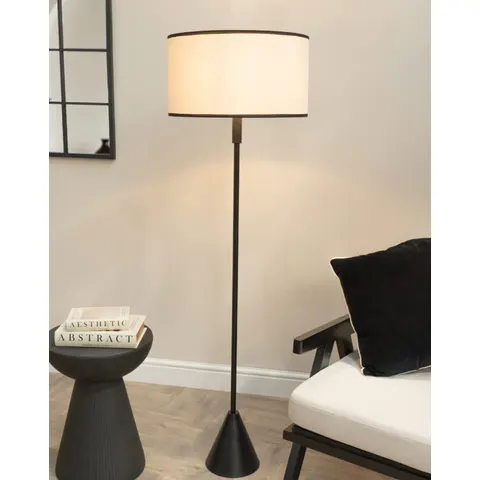 Mitch Black Triangle Floor Lamp – image 1