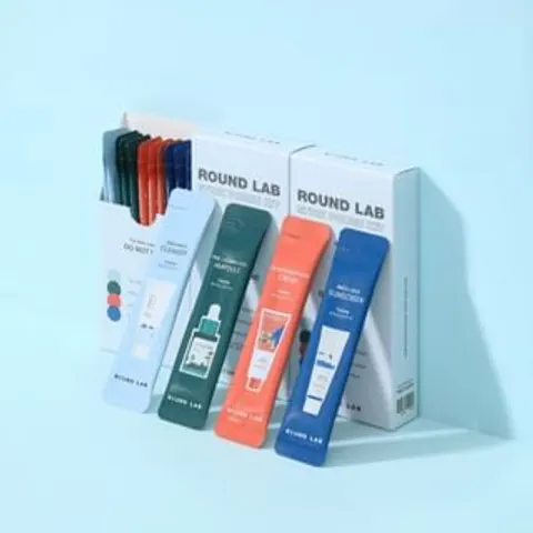 ROUND LAB - Stick Pouch Kit 12 pcs – Keine Farbe one size – Bild 1