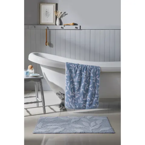 Sandringham Towels – image 1