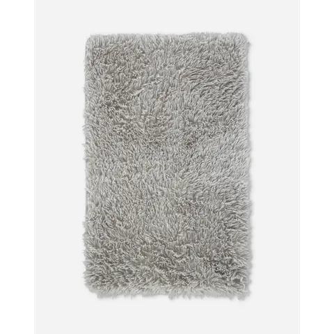 Cuddly Silver Bathmat – image 1