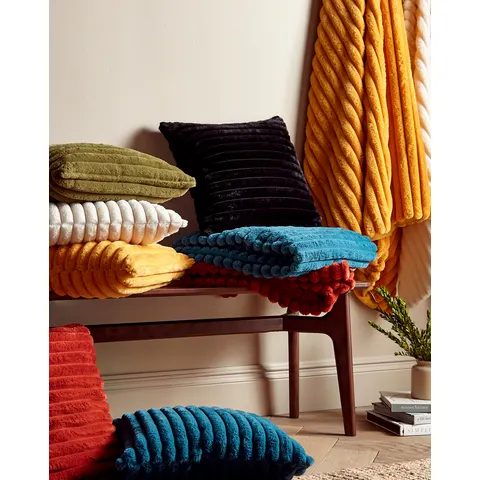 Cosy Ribbed Throw – image 1