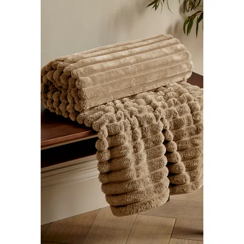 Cosy Ribbed Throw – image 1