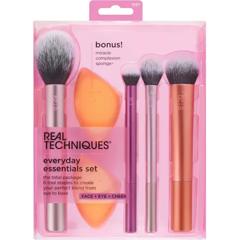 Real Techniques Everyday Essentials Plus with Bonus Miracle Complexion Sponge - Amazon Exclusive – image 1