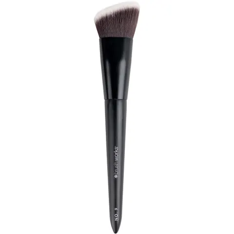 Brushworks No. 9 Angled Flat Top Foundation Buffing Brush Black – image 1