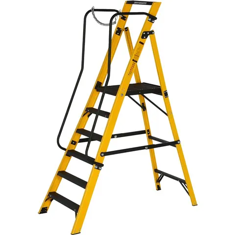 Werner MEGASTEP Fibreglass Step Ladder – 30090618 – image 1