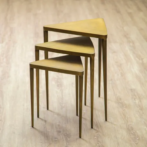 Compo Set of 3 Triangular Nesting Tables – image 1