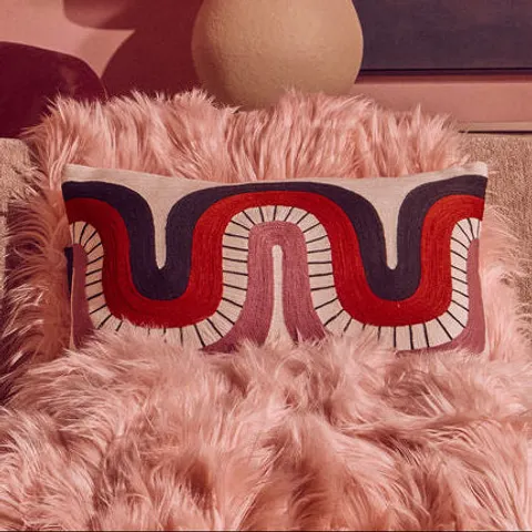 Curve Pattern Rectangular Cushion | Bosie Ozella – image 1
