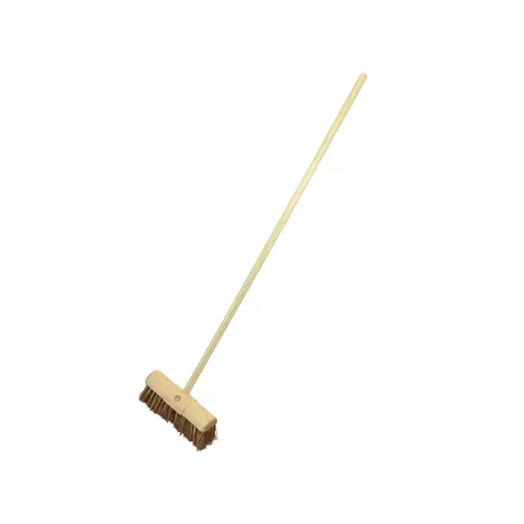 Faithfull Bassine / Cane Saddleback Broom – image 1