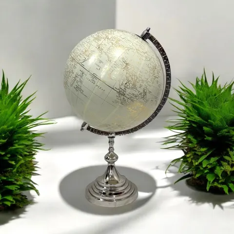 53cm DECORATIVE GLOBE – image 1