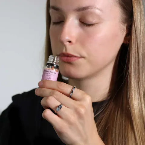 Calm Aromatherapy Smelling Salt – image 1