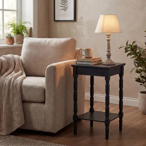 Pella Table Lamp – image 2