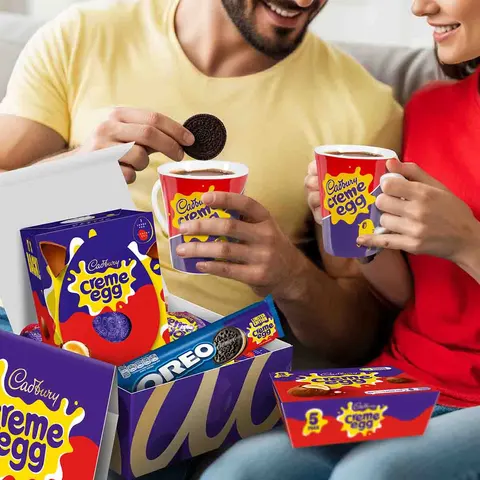 Cadbury Creme Egg, Biscuit & Mug Gift – image 2