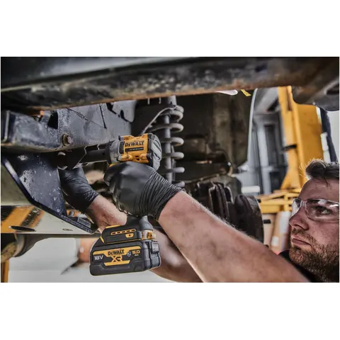 DeWALT DCF921NT-XJ power wrench – Bild 2