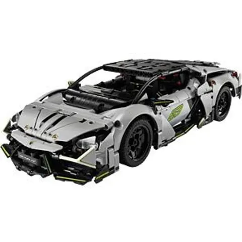 LEGO Technic Lamborghini Revuelto – image 2