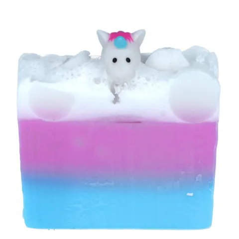 Bomb Cosmetics Rainbows & Unicorns Soap Slice – image 2
