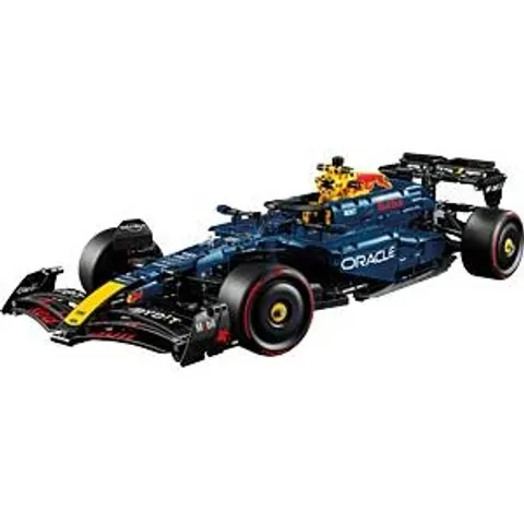 LEGO Technic Oracle Red Bull Racing RB20 – image 2