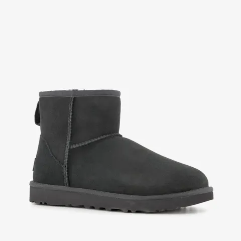 UGG - W Classic Mini II Black - 6 - Chaussures – image 2