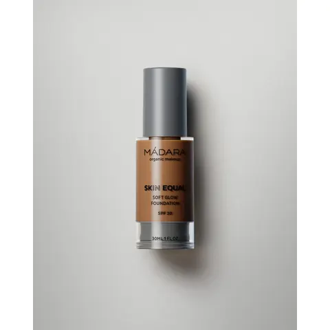 Mádara Equal Foundation SPF20 #80 Fudge – Mörk – Bild 2