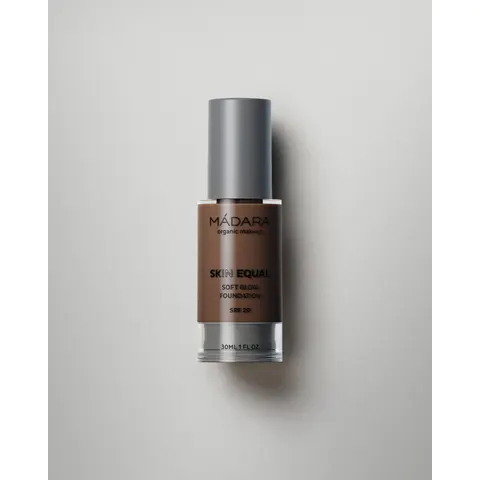 Mádara Equal Foundation SPF20 #100 Mocha – Mörk – Bild 2
