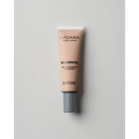 Base de maquillaje semimate con péptidos: True Beige – imagen 3
