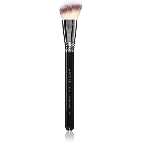 Sigma Beauty Soft Angled Cheek Brush – image 2