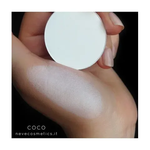 neve cosmetics Ombretto Bianco Opaco Coco – immagine 2