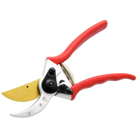 Spear and Jackson Titanium Coated Bypass Secateurs – image 2