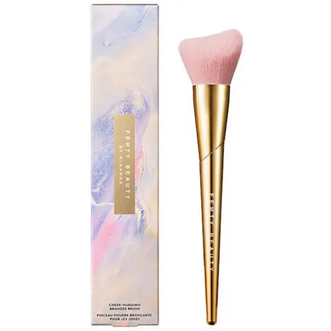 Fenty Beauty Cheek Hugging Bronzer Brush – image 3