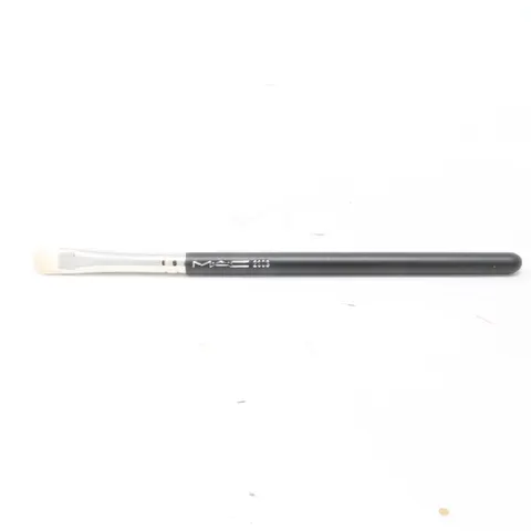 MAC Cosmetics Brush 239S Eye Shader eyeshadow brush 1 pc – image 2