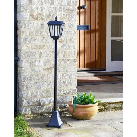 Metro Solar Lamp Post 20L – black, clear – image 2